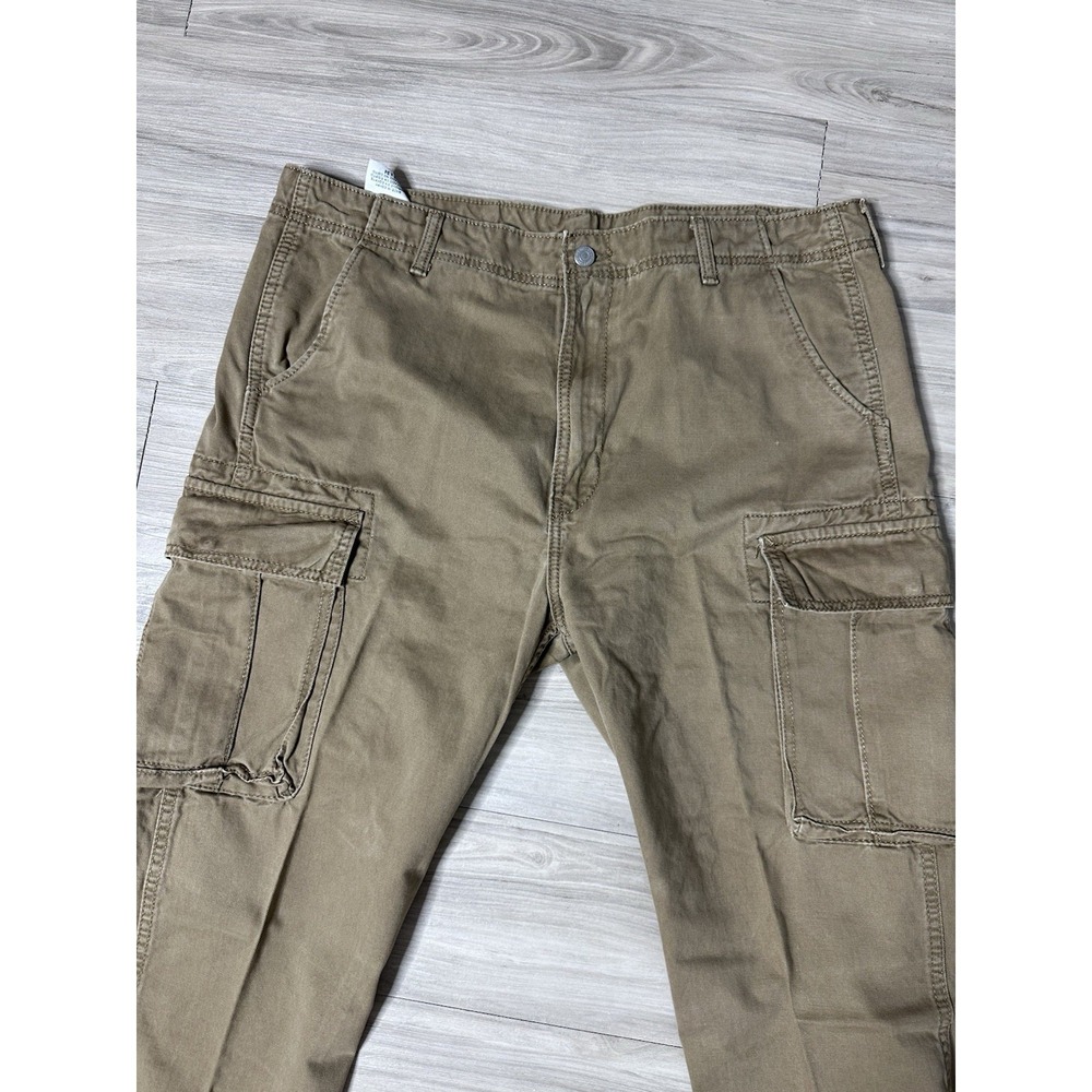 Levi's Cargo Pants Mens 38 x 34 Khaki Cotton Canvas Hiking Safari Pockets - Picture 2 of 9